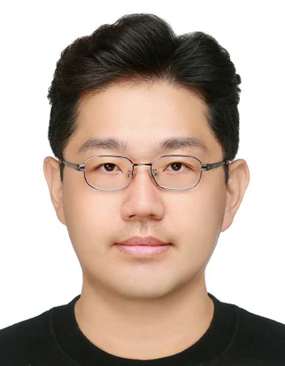 황윤재 부사장 프로필 사진